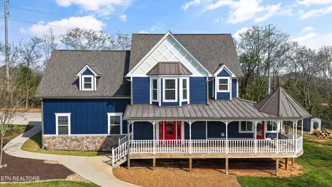 647 Mannela Dr, Strawberry Plains, TN 37871
