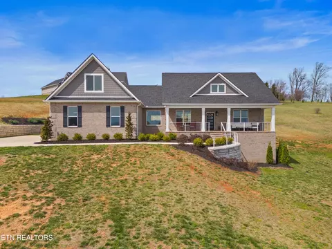 1149 Summerfield Dr, Maryville, TN 37801