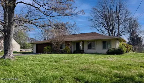 1140 Live Oak Cir, Knoxville, TN 37932