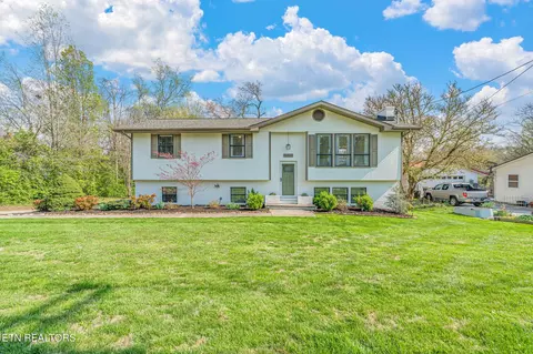 7634 Luscombe Dr, Knoxville, TN 37919