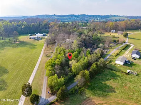 135 Weaver Rd, Madisonville, TN 37354