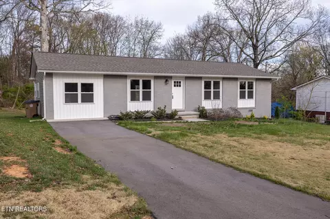 2318 Black Bear Rd, Knoxville, TN 37923