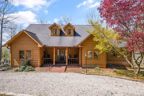 149 E Deer Walk Ln, La Follette, TN 37766