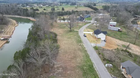 Wagon Lane, Speedwell, TN 37870