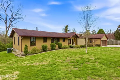 10 Hilltop Pl, Norris, TN 37828