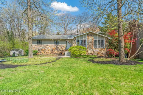 9703 Clearwater Dr, Knoxville, TN 37923