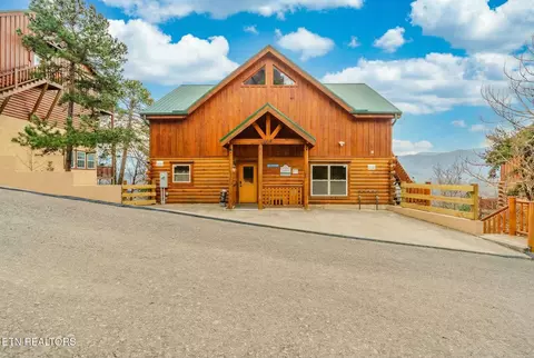 4831 Highland Place Way, Pigeon Forge, TN 37863