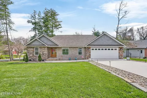 11 Kenwood Ct, Crossville, TN 38558