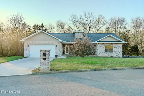 1811 Ally Ln, Sevierville, TN 37876