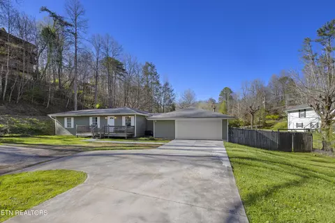 1189 Cole Ln, Gatlinburg, TN 37738