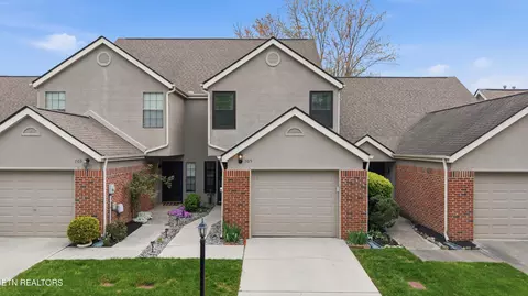 705 Farragut Commons Dr, Knoxville, TN 37934