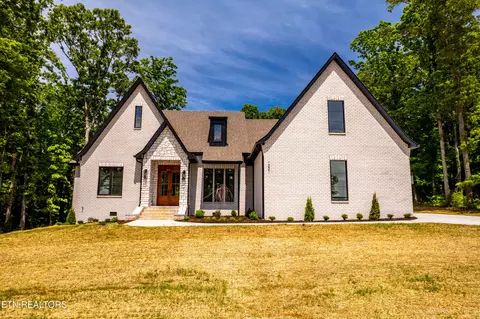 1221 Kellys View Dr, Greenback, TN 37742