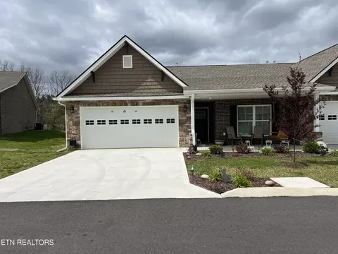 736 Snowflower Cir #9, Pigeon Forge, TN 37863