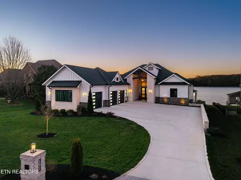 3742 Promontory Pt, Louisville, TN 37777