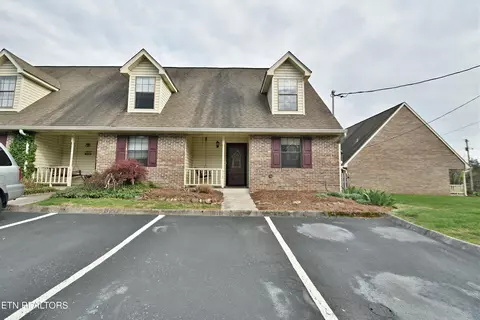 918 Chip Cove Ln, Knoxville, TN 37938