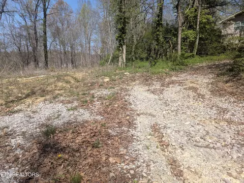 2147 Belt Rd, Knoxville, TN 37920