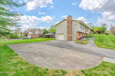 7301 Oxmoor Rd, Knoxville, TN 37931