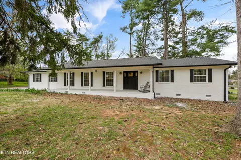 8808 Regent Ln, Knoxville, TN 37923
