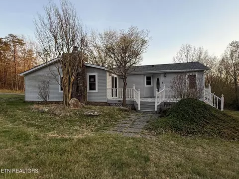 424 Lakeview Dr, Crossville, TN 38558