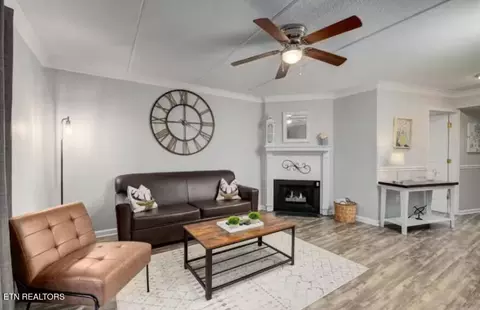 306 Baskins Creek Rd #402, Gatlinburg, TN 37738