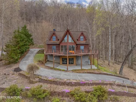 211 Wolf Run, Caryville, TN 37714