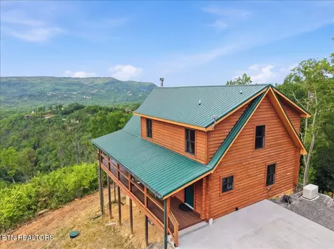 2266 Lone Ridge Dr, Sevierville, TN 37862