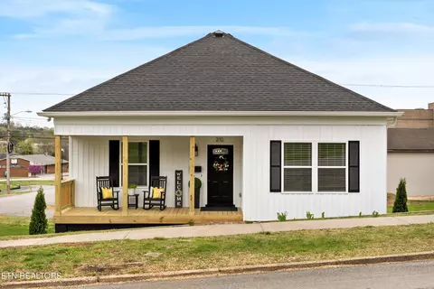 210 E 1st Ave, Lenoir City, TN 37771