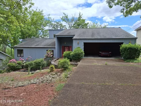 124 Sugarbush Cir, Crossville, TN 38558