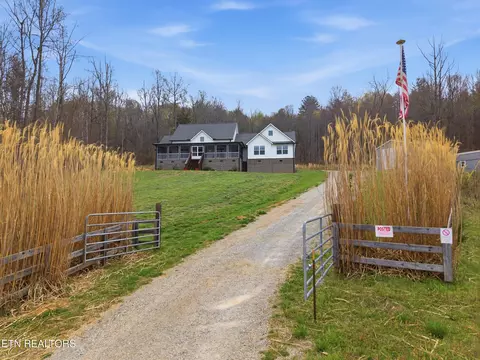 113 Brashears Rd, Harriman, TN 37748