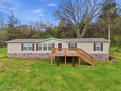1405 River Rd, New Market, TN 37820