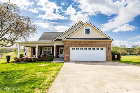 5110 Eagle Crossing Dr, Maryville, TN 37801