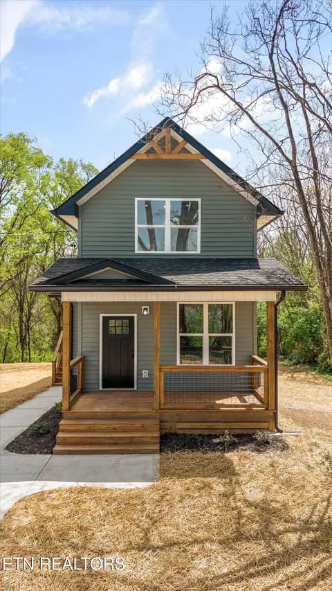 376 Nash Rd, Knoxville, TN 37914