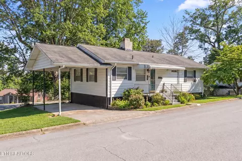 101 Glendale Ln, Oak Ridge, TN 37830