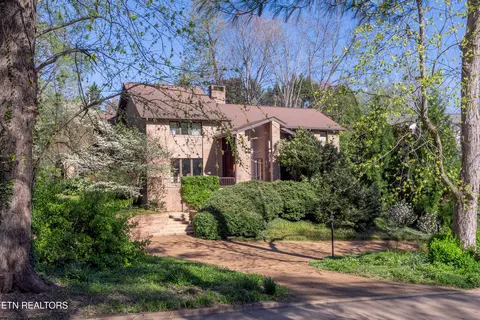 667 Kenesaw Ave, Knoxville, TN 37919