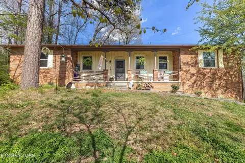 126 Newport Dr, Oak Ridge, TN 37830