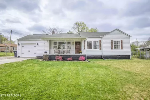 302 Hamilton Rd, Knoxville, TN 37920