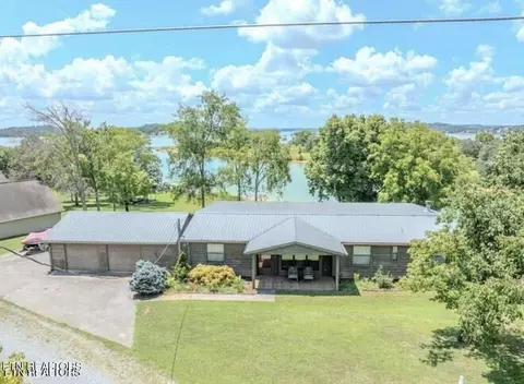 1369 Paradise Ln, Dandridge, TN 37725