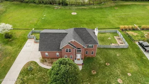 4910 Shannon Run Dr, Knoxville, TN 37918