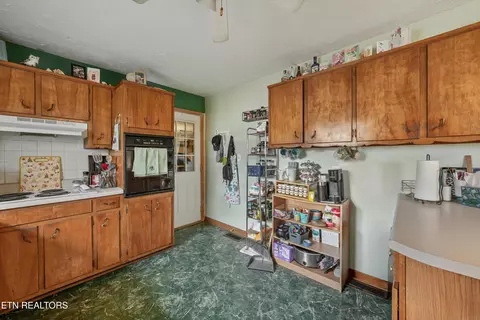 Kitchen - 960 Talbott-kansas Rd, Talbott, TN 37877 photo 5 of 5