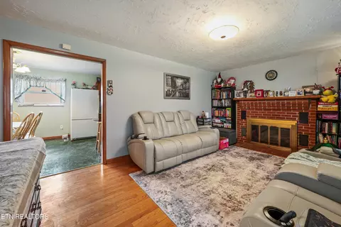 Living - 960 Talbott-kansas Rd, Talbott, TN 37877 photo 1 of 2