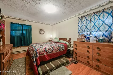 Bedroom - 960 Talbott-kansas Rd, Talbott, TN 37877 photo 3 of 3
