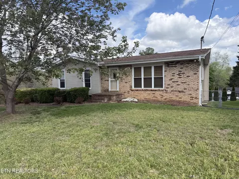 8020 Little Joe Rd, Powell, TN 37849
