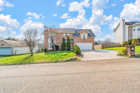 522 Bushwood Dr, Knoxville, TN 37918
