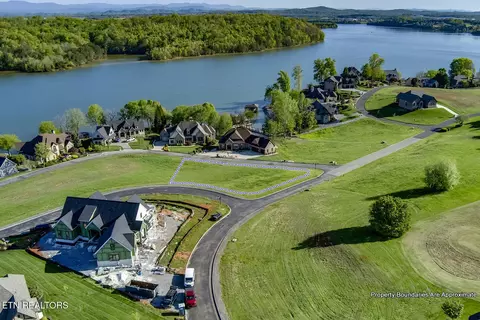200 Killdeer Dr, Vonore, TN 37885