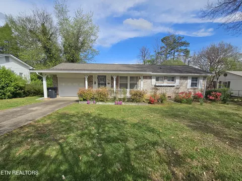 3200 Hazelwood Rd, Knoxville, TN 37921