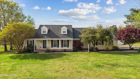 1910 Smoky View Cir, Maryville, TN 37801