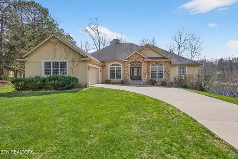 16 Conrad Cir, Crossville, TN 38558