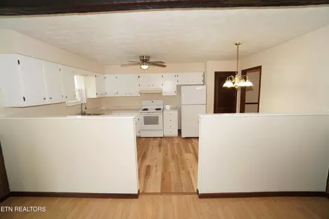 Kitchen - 633 Shaver Dr, Talbott, TN 37877 photo 4 of 4