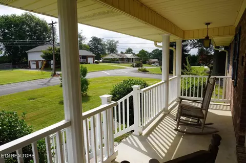Exterior - 633 Shaver Dr, Talbott, TN 37877 photo 2 of 8