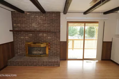 Living - 633 Shaver Dr, Talbott, TN 37877 photo 1 of 7